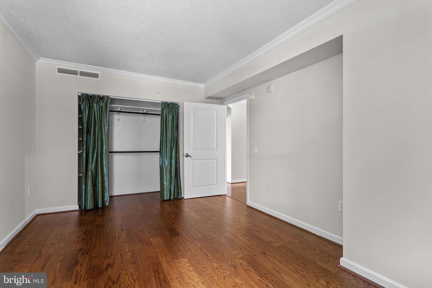 880 N POLLARD ST N #224, ARLINGTON, Virginia 22203, 2 Bedrooms Bedrooms, ,2 BathroomsBathrooms,Residential,For sale,880 N POLLARD ST N #224,VAAR2060822 MLS # VAAR2060822