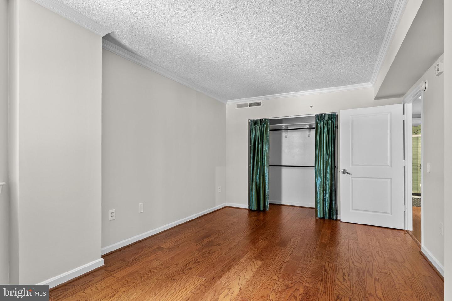 880 N POLLARD ST N #224, ARLINGTON, Virginia 22203, 2 Bedrooms Bedrooms, ,2 BathroomsBathrooms,Residential,For sale,880 N POLLARD ST N #224,VAAR2060822 MLS # VAAR2060822