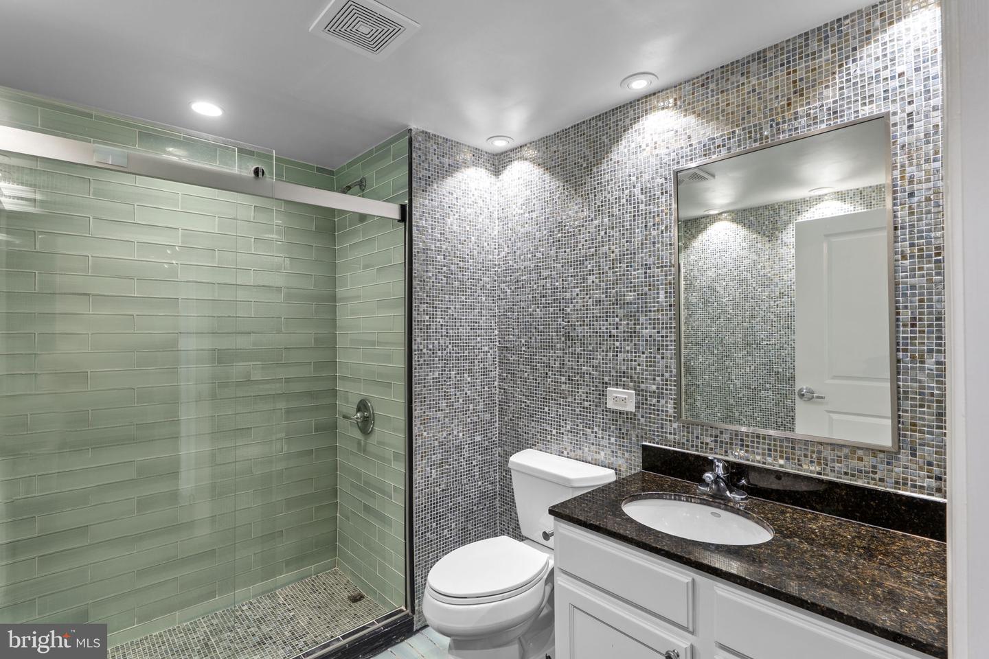 880 N POLLARD ST N #224, ARLINGTON, Virginia 22203, 2 Bedrooms Bedrooms, ,2 BathroomsBathrooms,Residential,For sale,880 N POLLARD ST N #224,VAAR2060822 MLS # VAAR2060822