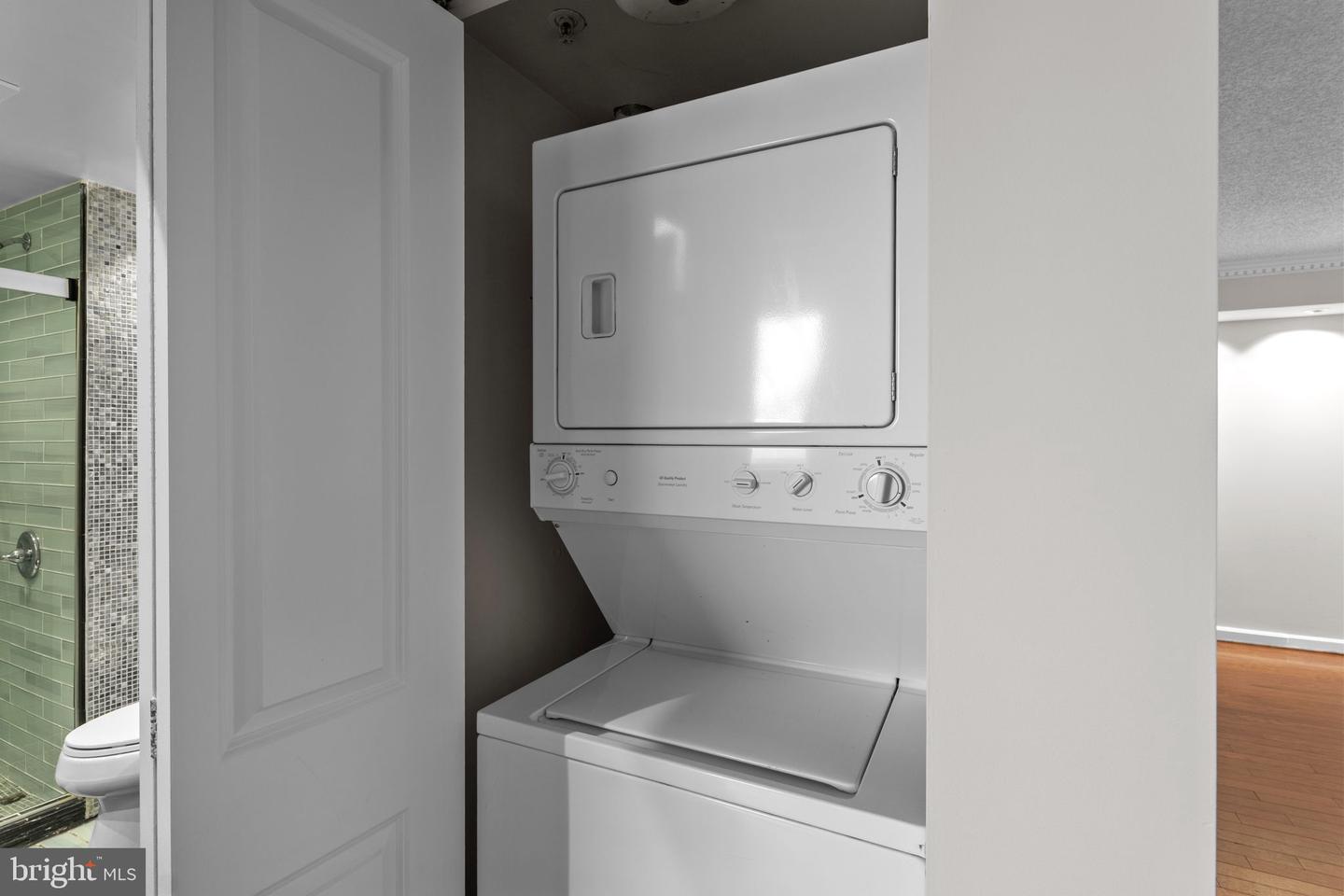 880 N POLLARD ST N #224, ARLINGTON, Virginia 22203, 2 Bedrooms Bedrooms, ,2 BathroomsBathrooms,Residential,For sale,880 N POLLARD ST N #224,VAAR2060822 MLS # VAAR2060822