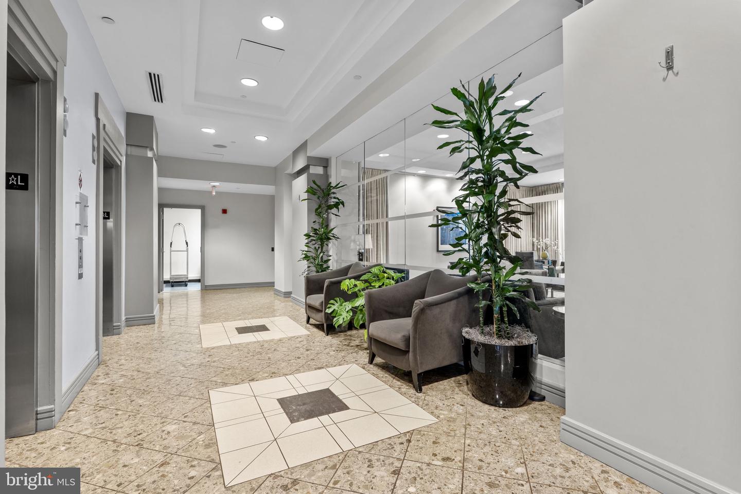 880 N POLLARD ST N #224, ARLINGTON, Virginia 22203, 2 Bedrooms Bedrooms, ,2 BathroomsBathrooms,Residential,For sale,880 N POLLARD ST N #224,VAAR2060822 MLS # VAAR2060822