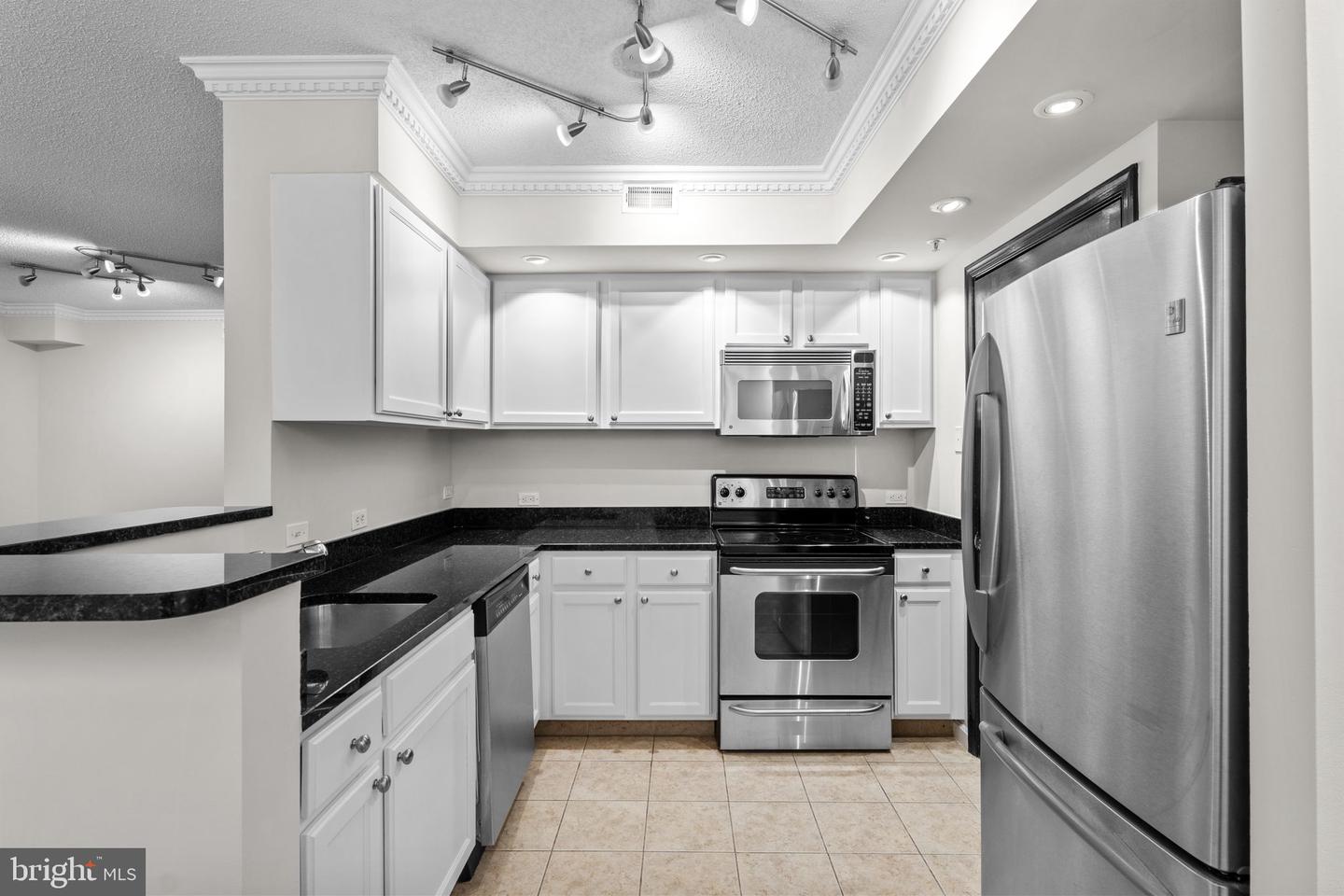 880 N POLLARD ST N #224, ARLINGTON, Virginia 22203, 2 Bedrooms Bedrooms, ,2 BathroomsBathrooms,Residential,For sale,880 N POLLARD ST N #224,VAAR2060822 MLS # VAAR2060822