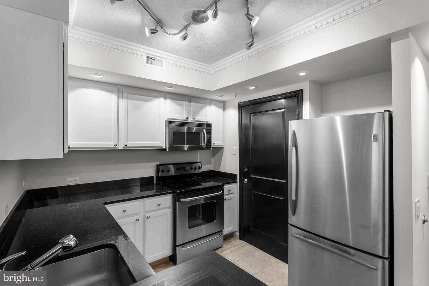 880 N POLLARD ST N #224, ARLINGTON, Virginia 22203, 2 Bedrooms Bedrooms, ,2 BathroomsBathrooms,Residential,For sale,880 N POLLARD ST N #224,VAAR2060822 MLS # VAAR2060822