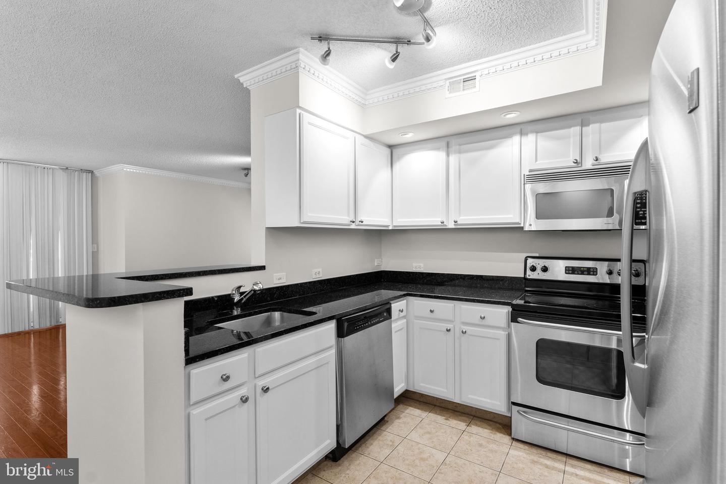 880 N POLLARD ST N #224, ARLINGTON, Virginia 22203, 2 Bedrooms Bedrooms, ,2 BathroomsBathrooms,Residential,For sale,880 N POLLARD ST N #224,VAAR2060822 MLS # VAAR2060822