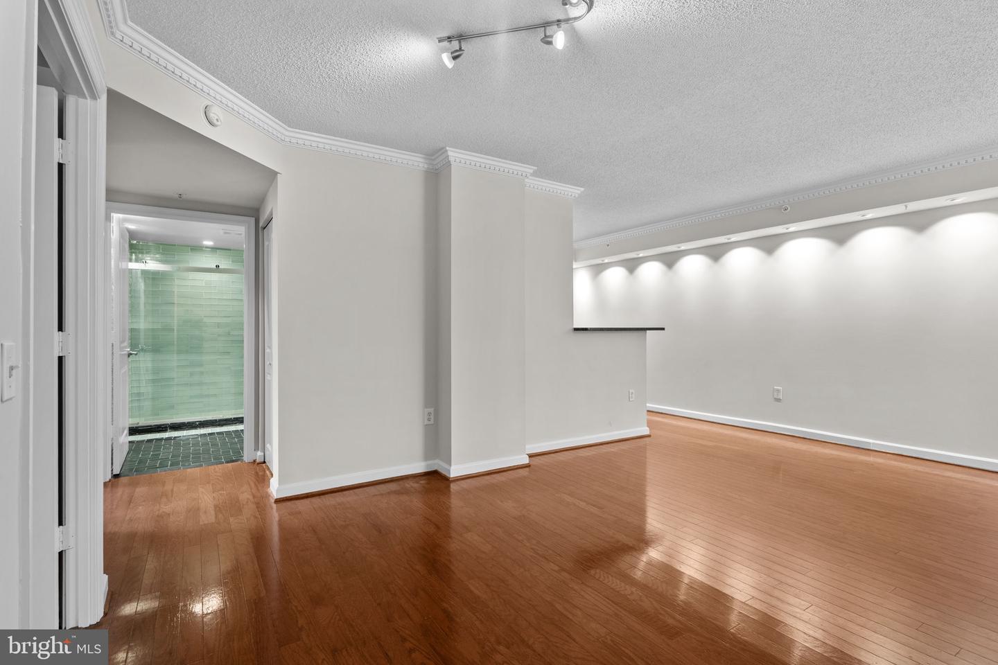880 N POLLARD ST N #224, ARLINGTON, Virginia 22203, 2 Bedrooms Bedrooms, ,2 BathroomsBathrooms,Residential,For sale,880 N POLLARD ST N #224,VAAR2060822 MLS # VAAR2060822