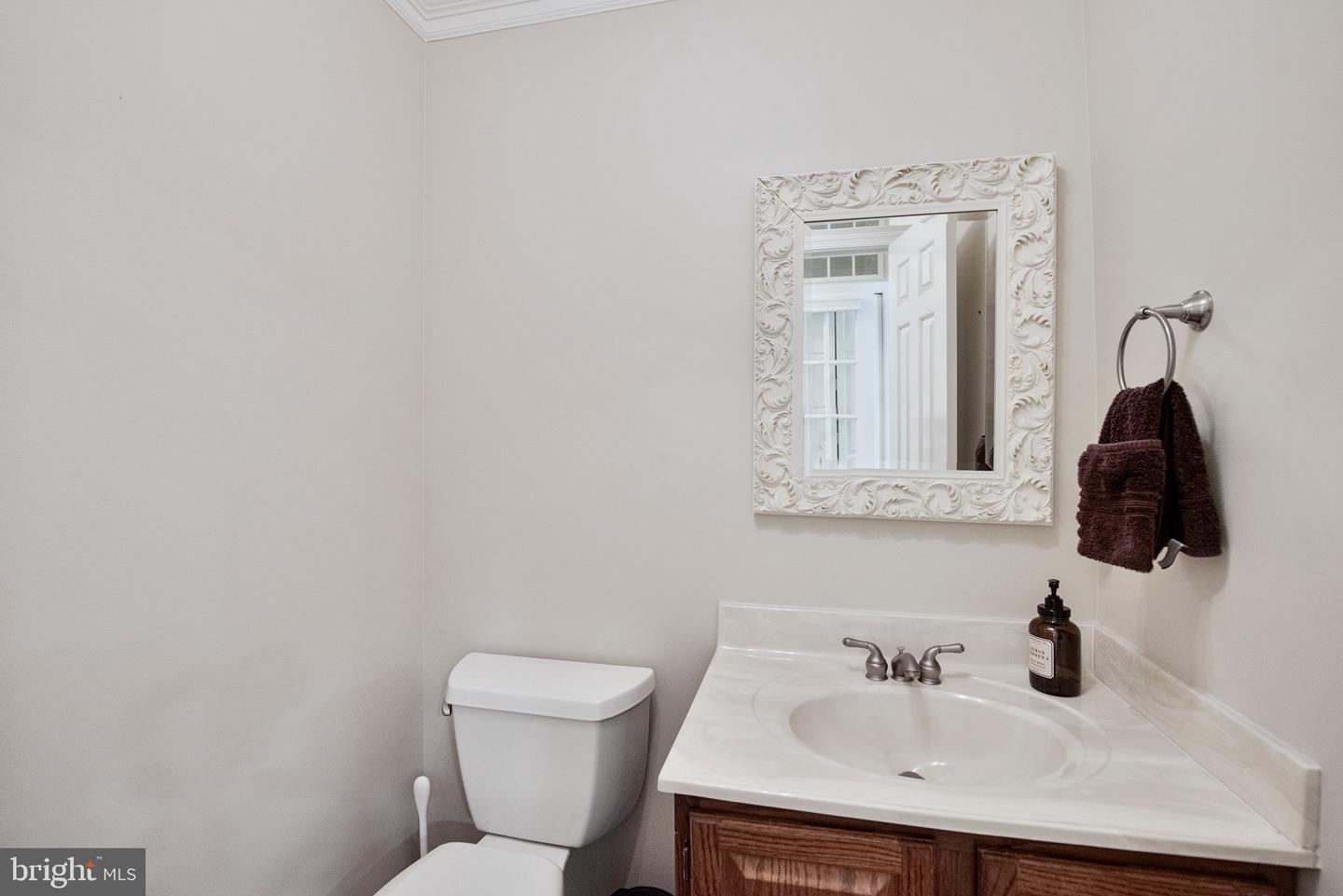 13907 VALLEY COUNTRY DR, CHANTILLY, Virginia 20151, 4 Bedrooms Bedrooms, ,3 BathroomsBathrooms,Residential,For sale,13907 VALLEY COUNTRY DR,VAFX2255600 MLS # VAFX2255600