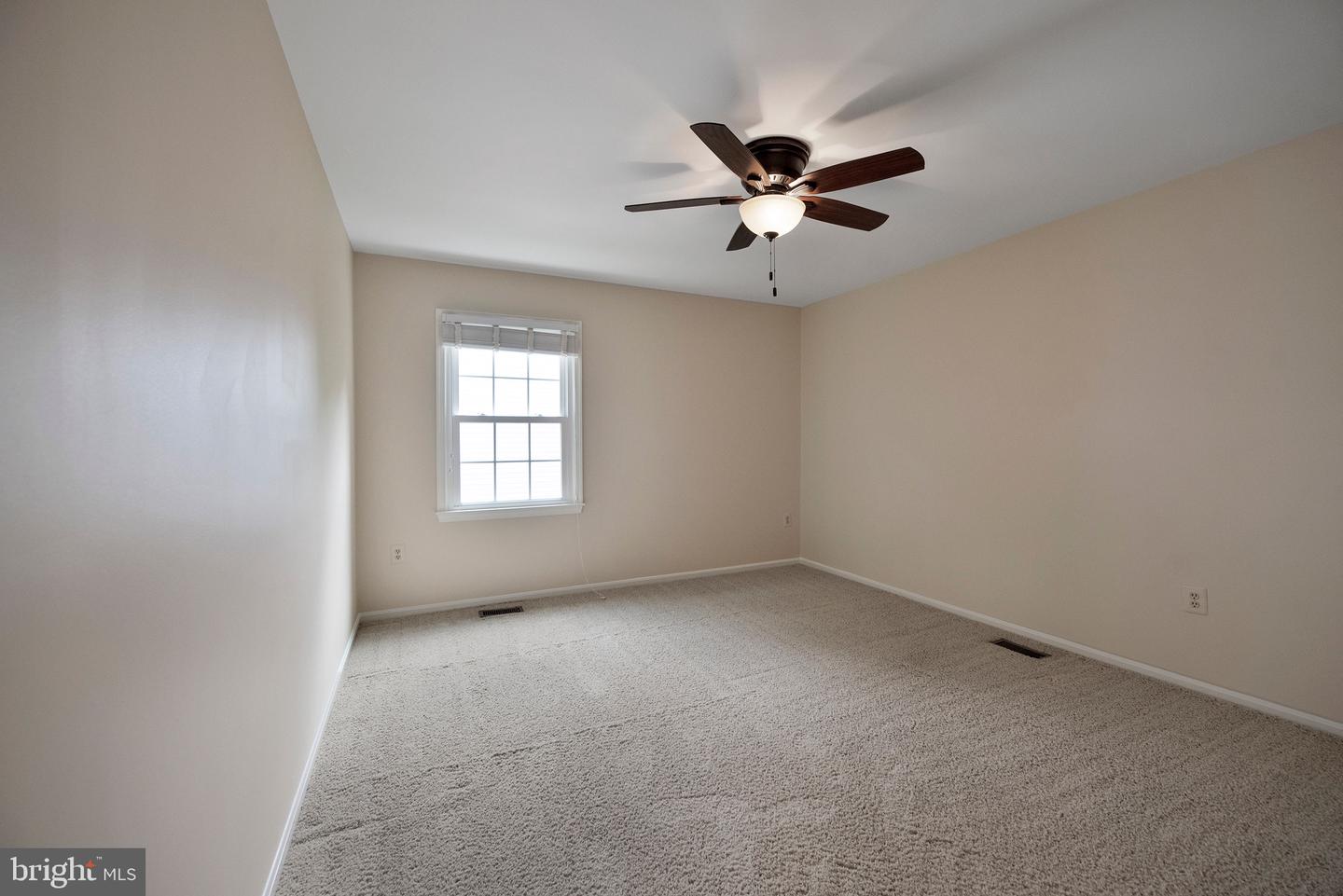 13907 VALLEY COUNTRY DR, CHANTILLY, Virginia 20151, 4 Bedrooms Bedrooms, ,3 BathroomsBathrooms,Residential,For sale,13907 VALLEY COUNTRY DR,VAFX2255600 MLS # VAFX2255600