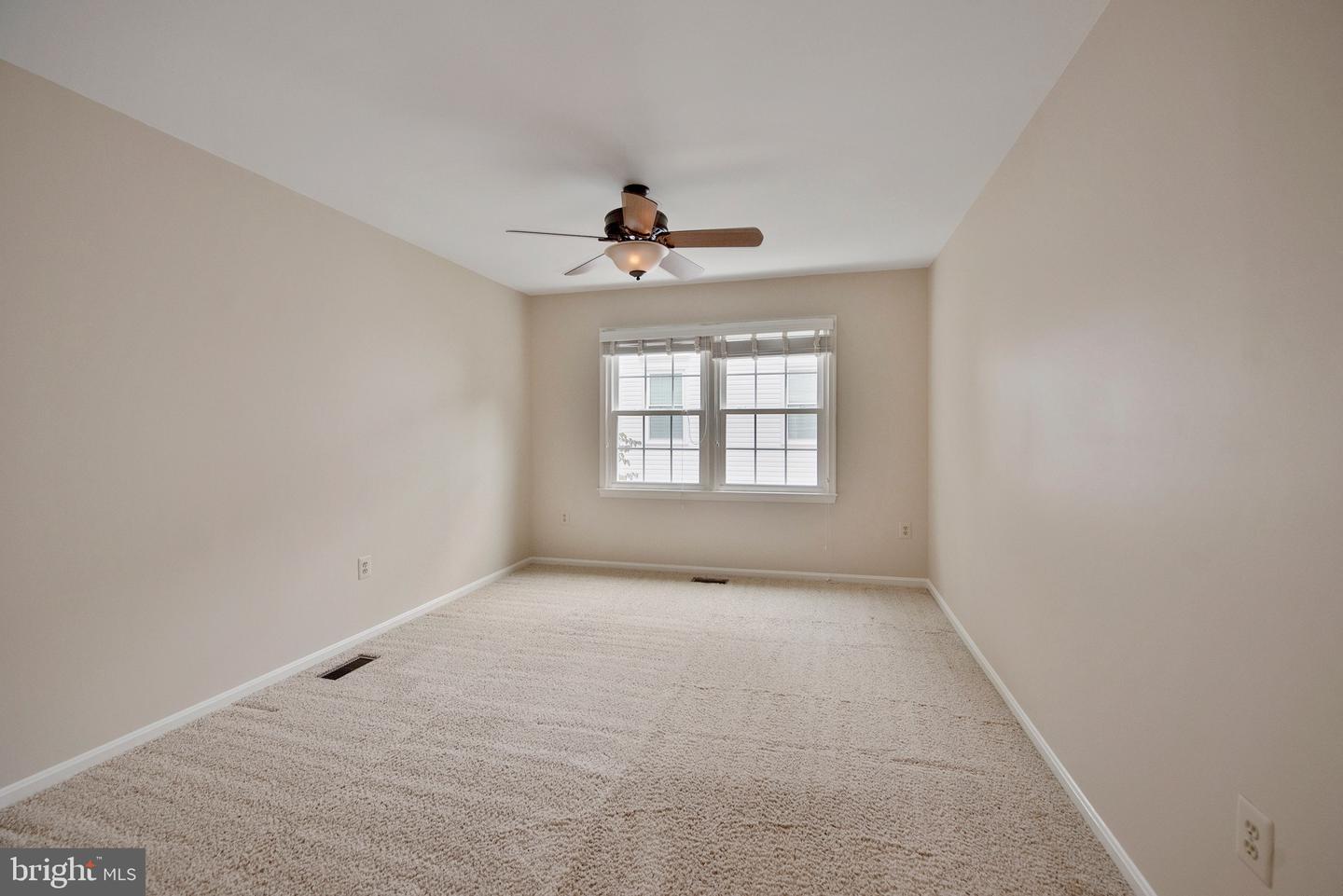 13907 VALLEY COUNTRY DR, CHANTILLY, Virginia 20151, 4 Bedrooms Bedrooms, ,3 BathroomsBathrooms,Residential,For sale,13907 VALLEY COUNTRY DR,VAFX2255600 MLS # VAFX2255600