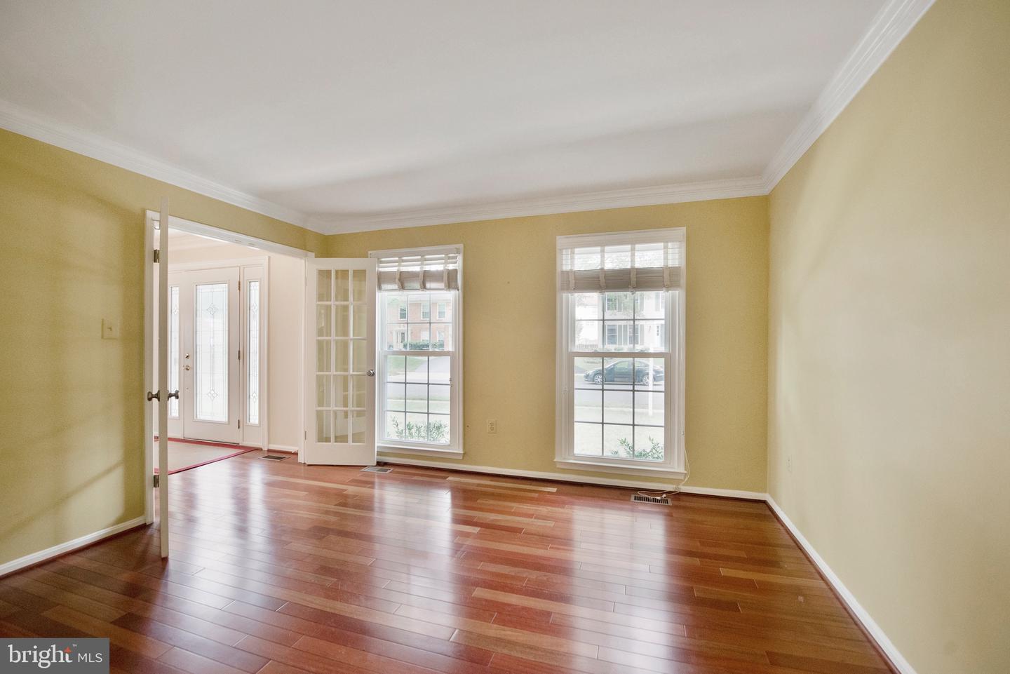 13907 VALLEY COUNTRY DR, CHANTILLY, Virginia 20151, 4 Bedrooms Bedrooms, ,3 BathroomsBathrooms,Residential,For sale,13907 VALLEY COUNTRY DR,VAFX2255600 MLS # VAFX2255600