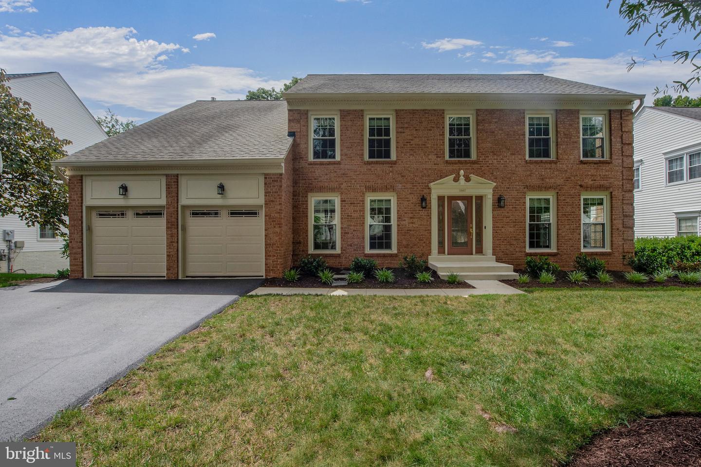 13907 VALLEY COUNTRY DR, CHANTILLY, Virginia 20151, 4 Bedrooms Bedrooms, ,3 BathroomsBathrooms,Residential,For sale,13907 VALLEY COUNTRY DR,VAFX2255600 MLS # VAFX2255600