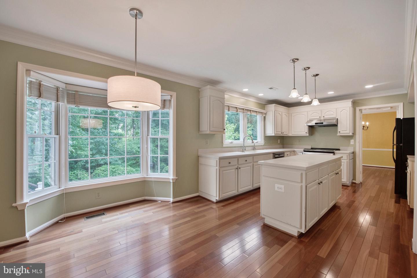 13907 VALLEY COUNTRY DR, CHANTILLY, Virginia 20151, 4 Bedrooms Bedrooms, ,3 BathroomsBathrooms,Residential,For sale,13907 VALLEY COUNTRY DR,VAFX2255600 MLS # VAFX2255600
