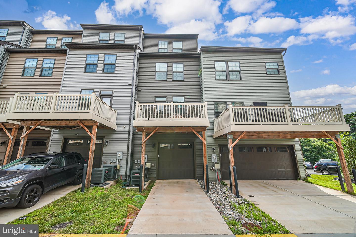 2646 VELOCITY RD, HERNDON, Virginia 20171, 3 Bedrooms Bedrooms, ,4 BathroomsBathrooms,Residential,For sale,2646 VELOCITY RD,VAFX2255632 MLS # VAFX2255632