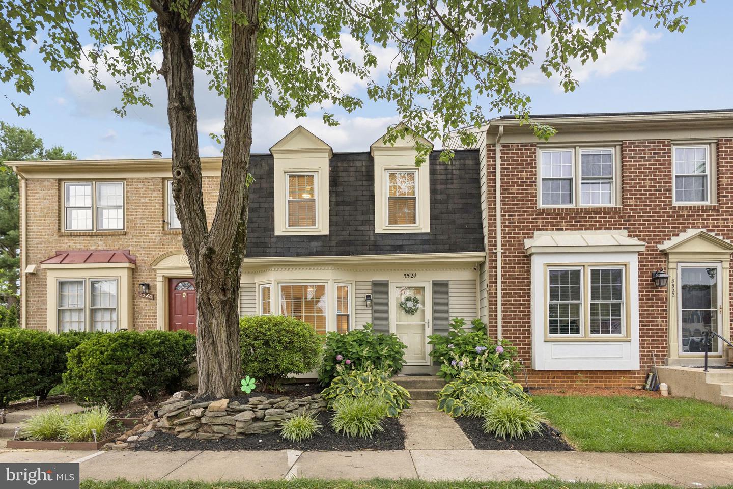 5524 LAKEWHITE CT, FAIRFAX, Virginia 22032, 3 Bedrooms Bedrooms, ,2 BathroomsBathrooms,Residential,For sale,5524 LAKEWHITE CT,VAFX2255638 MLS # VAFX2255638