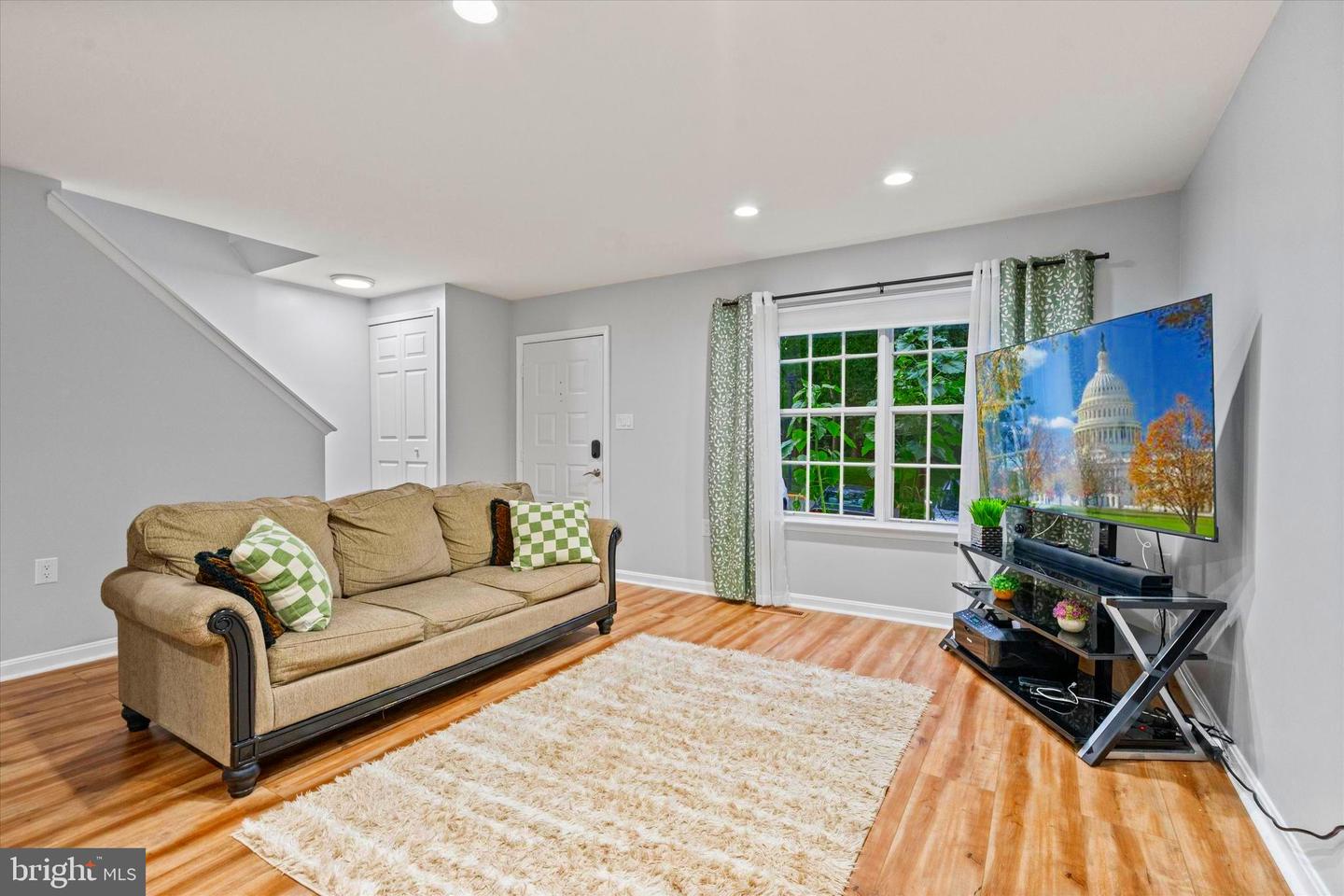 15332 INLET PL, DUMFRIES, Virginia 22025, 3 Bedrooms Bedrooms, ,2 BathroomsBathrooms,Residential,For sale,15332 INLET PL,VAPW2099300 MLS # VAPW2099300