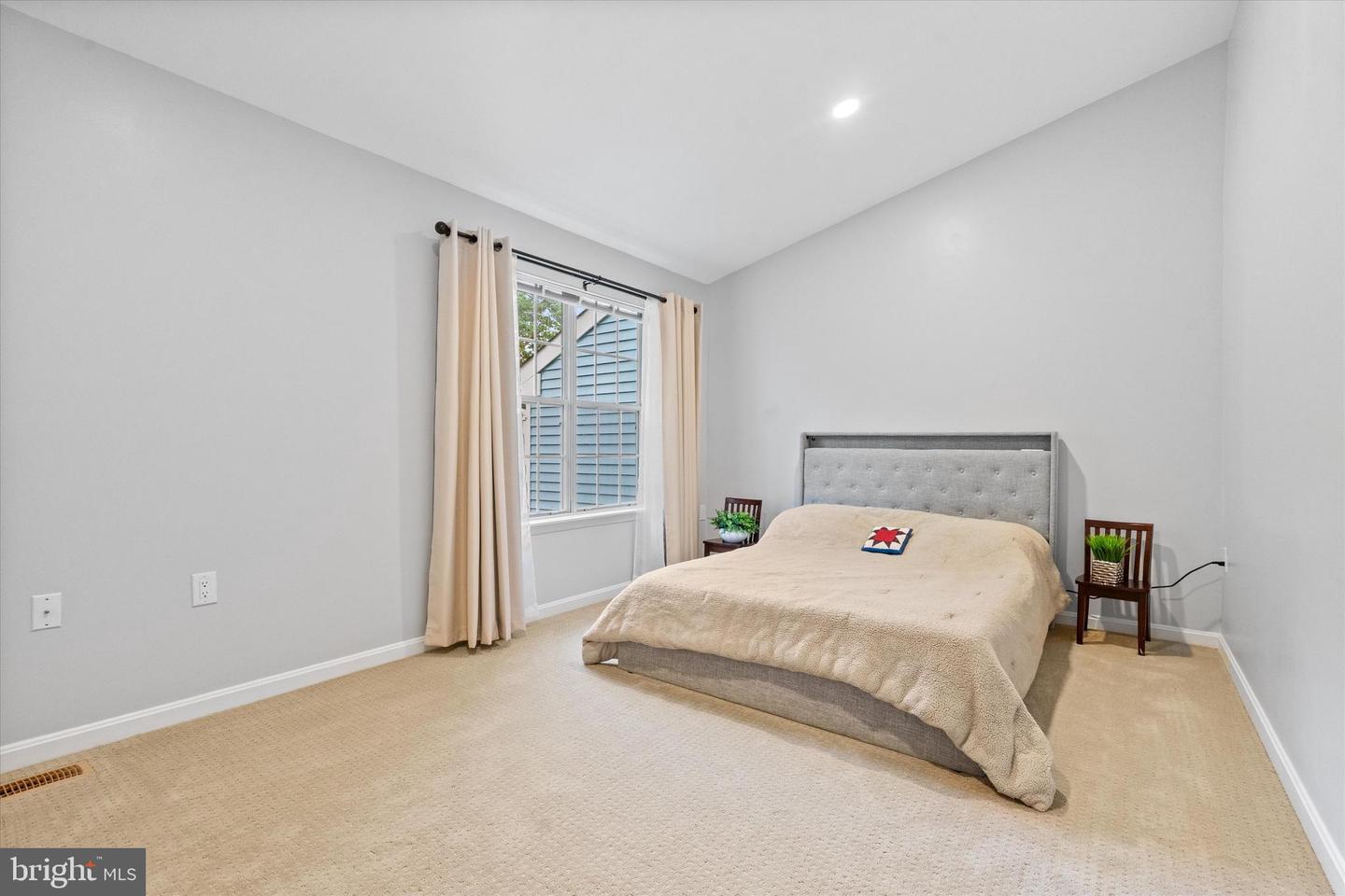 15332 INLET PL, DUMFRIES, Virginia 22025, 3 Bedrooms Bedrooms, ,2 BathroomsBathrooms,Residential,For sale,15332 INLET PL,VAPW2099300 MLS # VAPW2099300