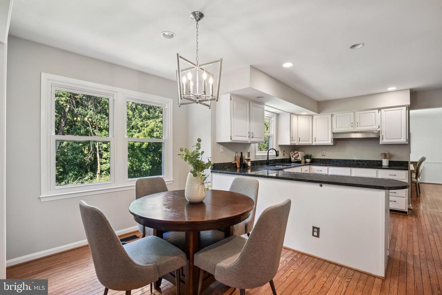 10182 HILLINGTON CT, VIENNA, Virginia 22182, 5 Bedrooms Bedrooms, ,3 BathroomsBathrooms,Residential,For sale,10182 HILLINGTON CT,VAFX2255714 MLS # VAFX2255714