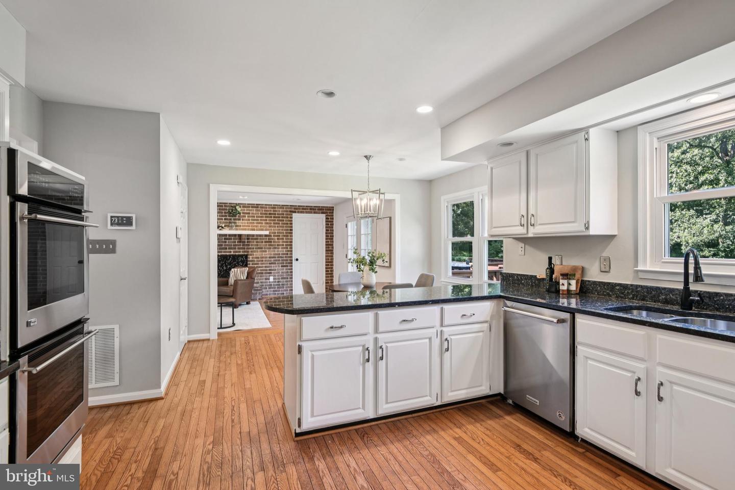 10182 HILLINGTON CT, VIENNA, Virginia 22182, 5 Bedrooms Bedrooms, ,3 BathroomsBathrooms,Residential,For sale,10182 HILLINGTON CT,VAFX2255714 MLS # VAFX2255714