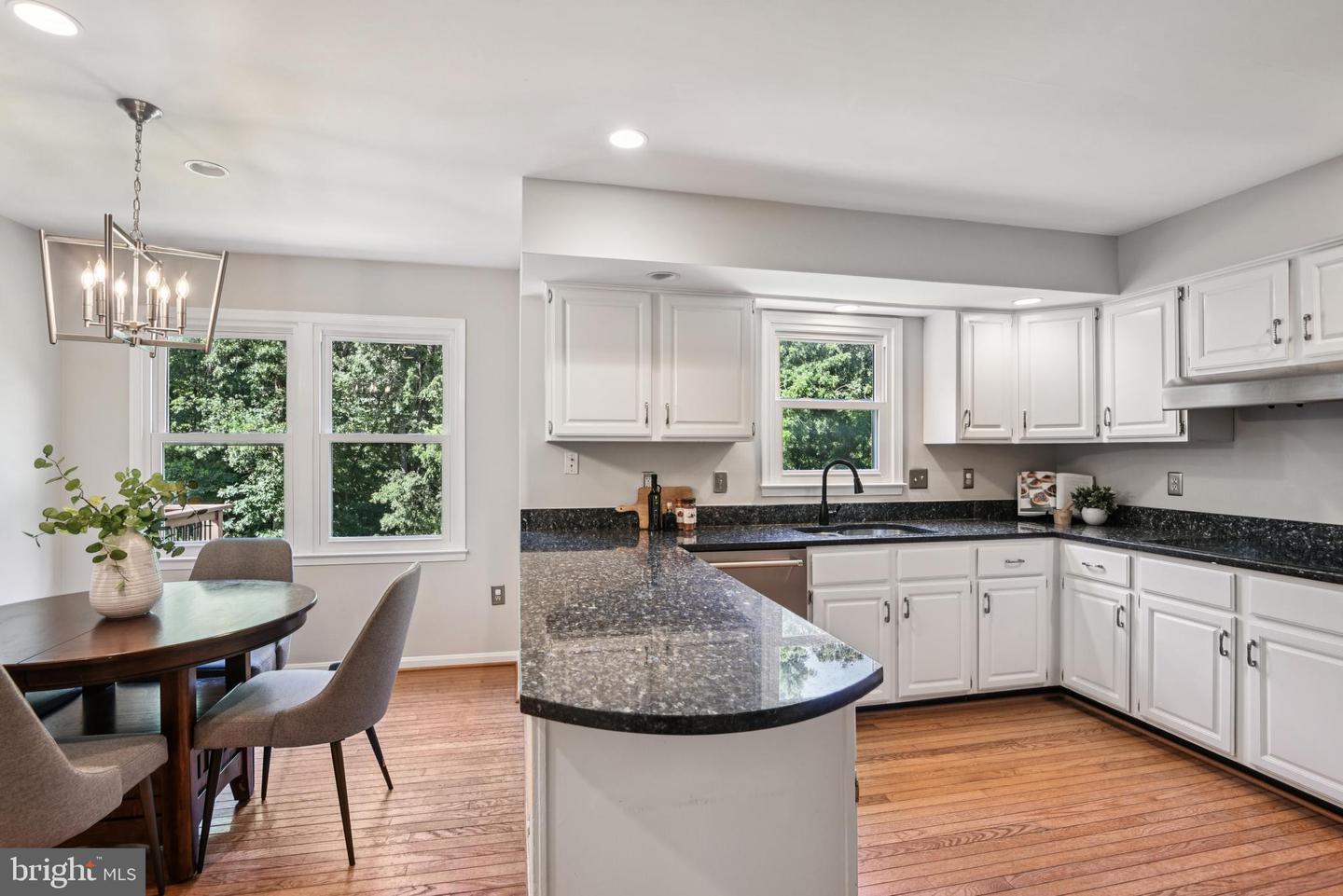 10182 HILLINGTON CT, VIENNA, Virginia 22182, 5 Bedrooms Bedrooms, ,3 BathroomsBathrooms,Residential,For sale,10182 HILLINGTON CT,VAFX2255714 MLS # VAFX2255714
