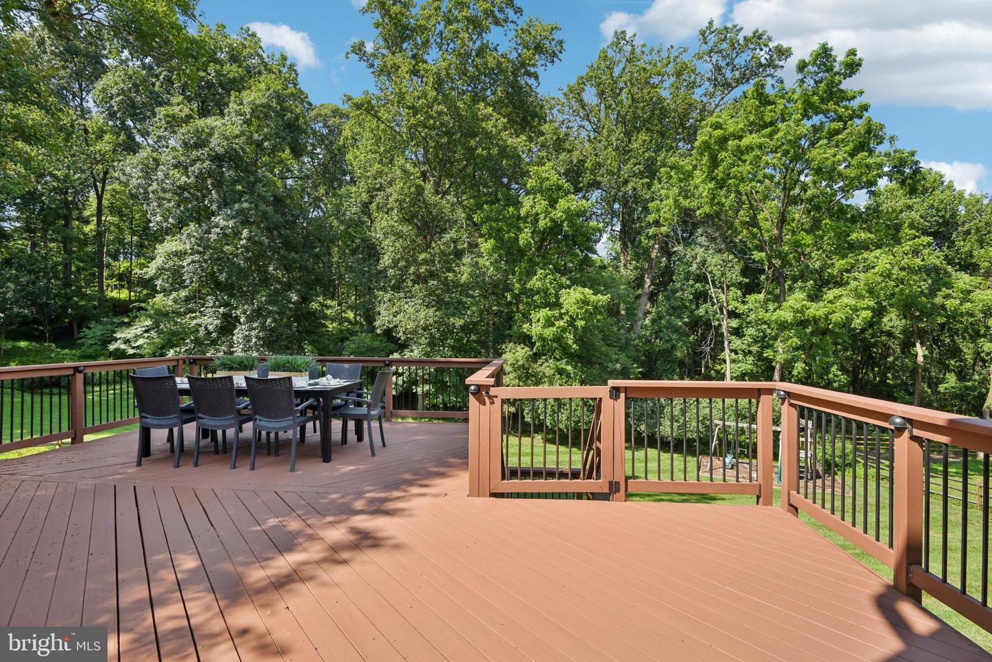 10182 HILLINGTON CT, VIENNA, Virginia 22182, 5 Bedrooms Bedrooms, ,3 BathroomsBathrooms,Residential,For sale,10182 HILLINGTON CT,VAFX2255714 MLS # VAFX2255714