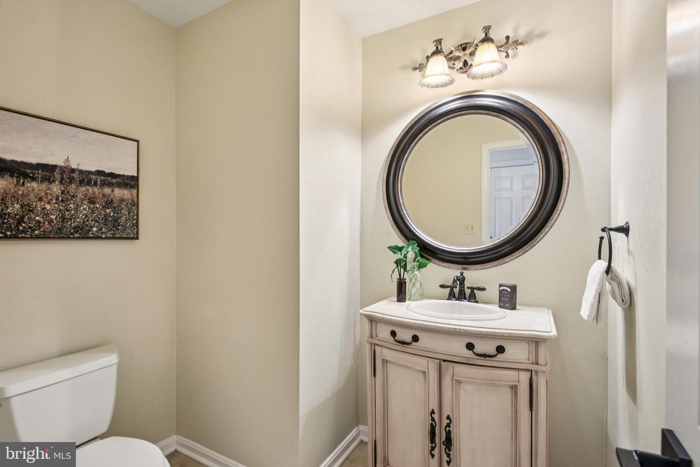 10182 HILLINGTON CT, VIENNA, Virginia 22182, 5 Bedrooms Bedrooms, ,3 BathroomsBathrooms,Residential,For sale,10182 HILLINGTON CT,VAFX2255714 MLS # VAFX2255714