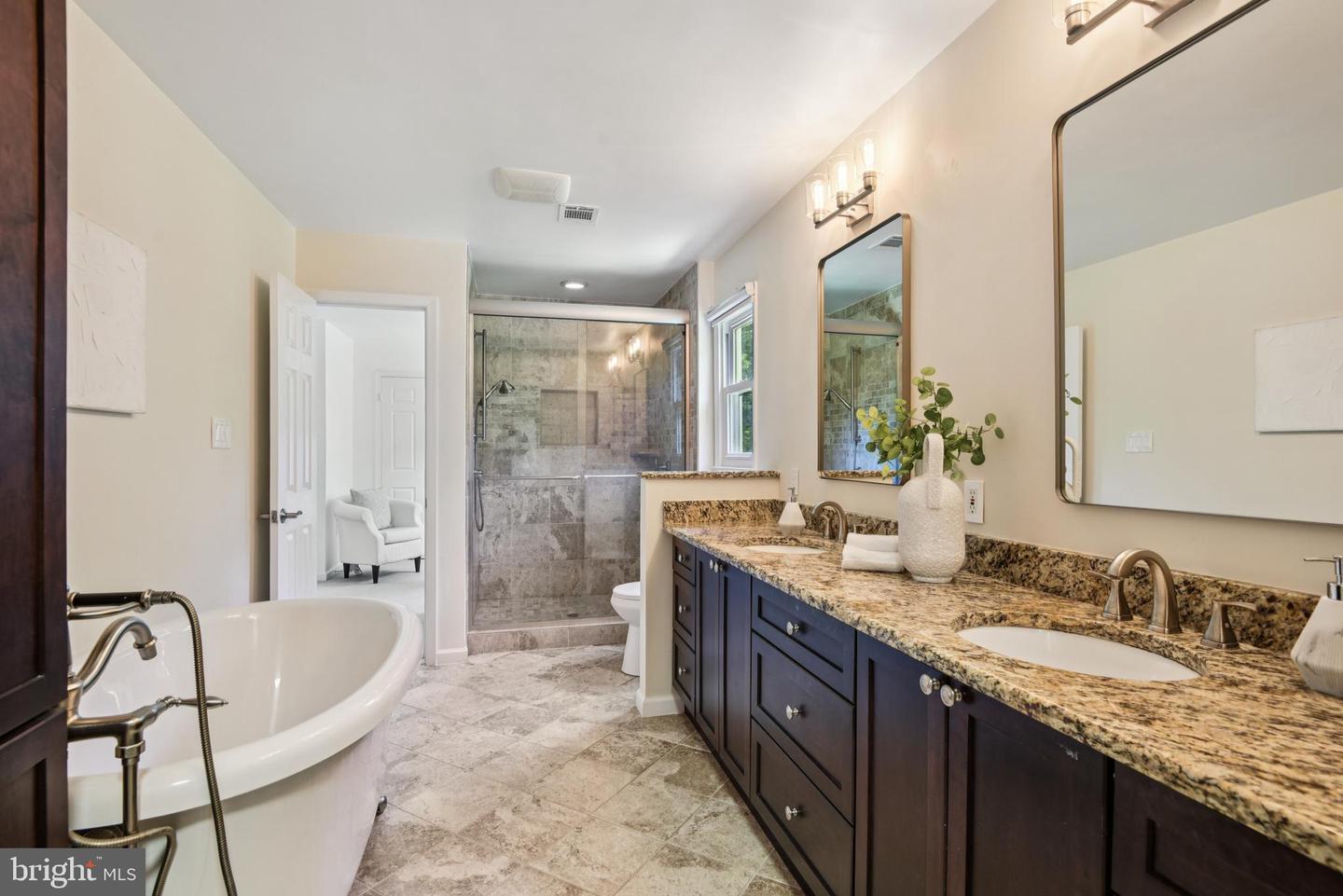 10182 HILLINGTON CT, VIENNA, Virginia 22182, 5 Bedrooms Bedrooms, ,3 BathroomsBathrooms,Residential,For sale,10182 HILLINGTON CT,VAFX2255714 MLS # VAFX2255714