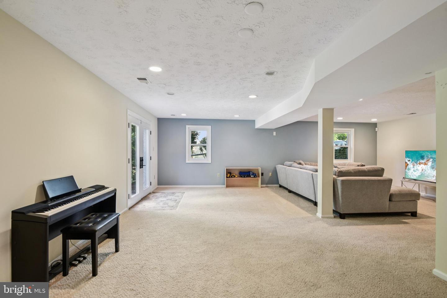 10182 HILLINGTON CT, VIENNA, Virginia 22182, 5 Bedrooms Bedrooms, ,3 BathroomsBathrooms,Residential,For sale,10182 HILLINGTON CT,VAFX2255714 MLS # VAFX2255714