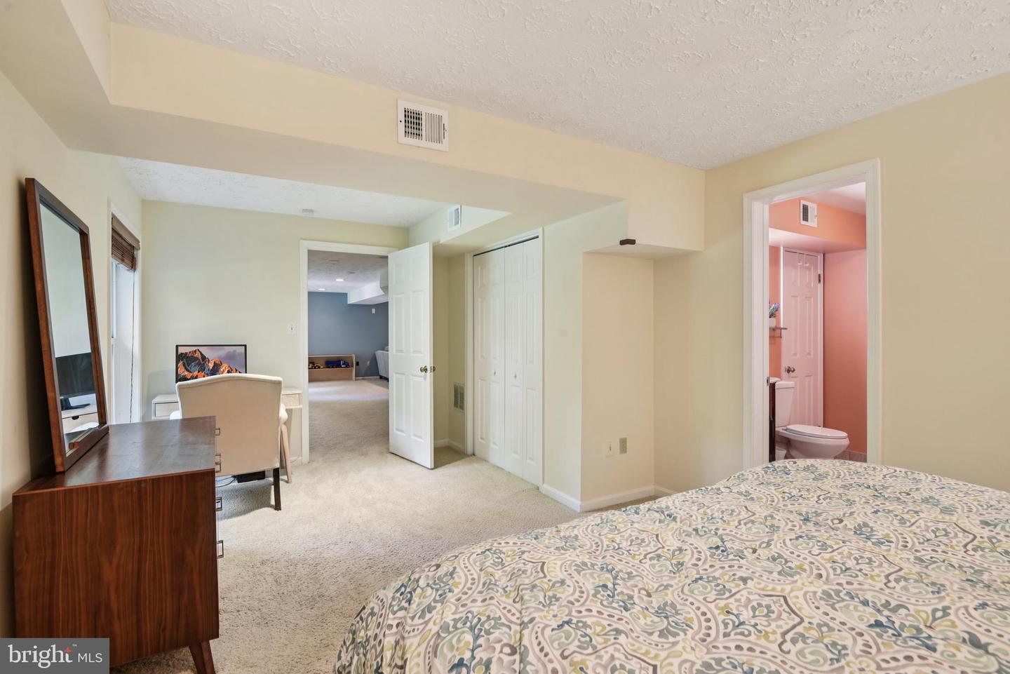 10182 HILLINGTON CT, VIENNA, Virginia 22182, 5 Bedrooms Bedrooms, ,3 BathroomsBathrooms,Residential,For sale,10182 HILLINGTON CT,VAFX2255714 MLS # VAFX2255714