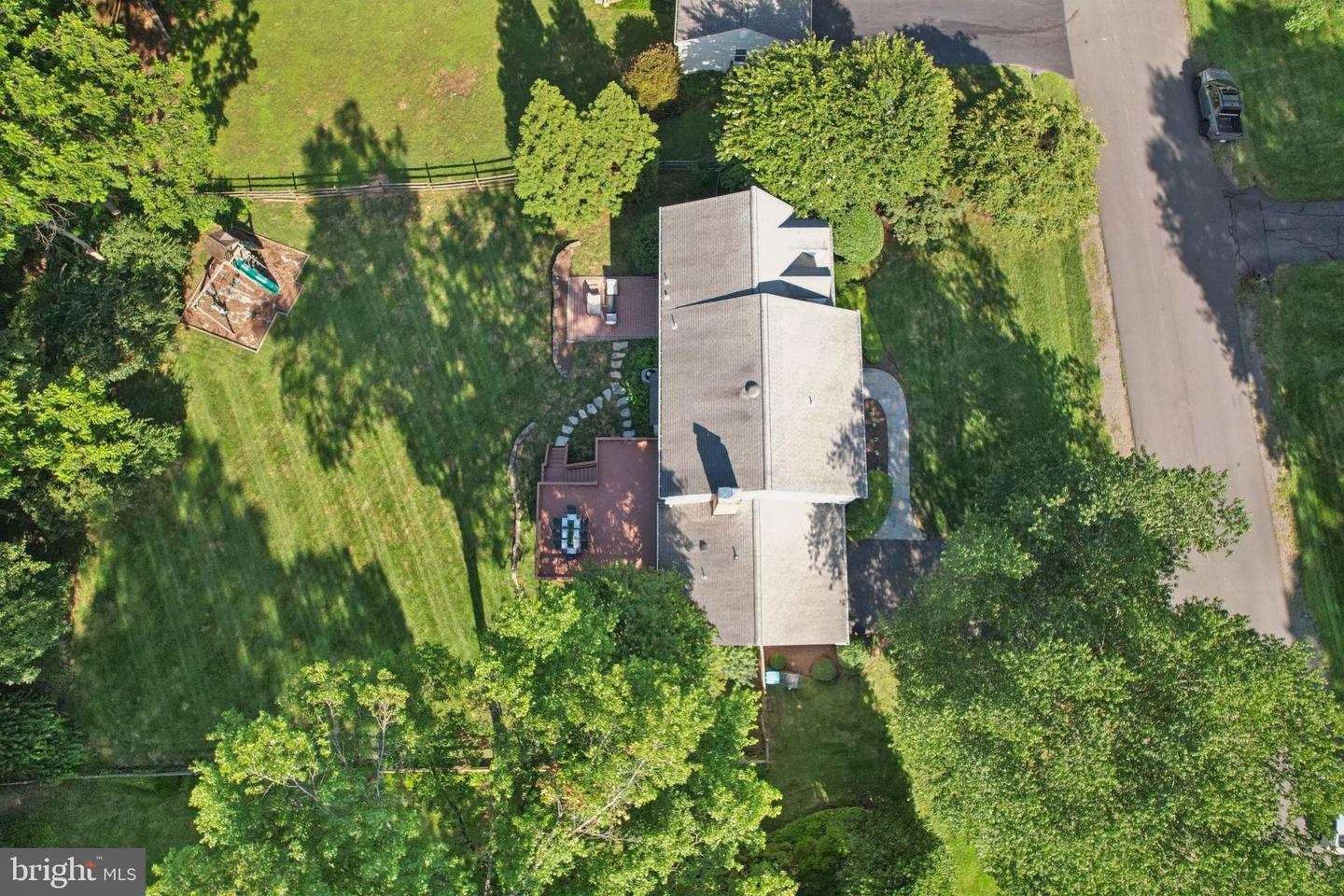 10182 HILLINGTON CT, VIENNA, Virginia 22182, 5 Bedrooms Bedrooms, ,3 BathroomsBathrooms,Residential,For sale,10182 HILLINGTON CT,VAFX2255714 MLS # VAFX2255714