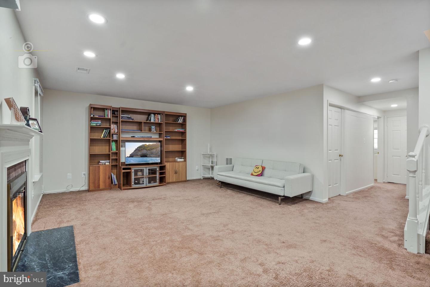 12340 FOX LAKE CT, FAIRFAX, Virginia 22033, 4 Bedrooms Bedrooms, ,3 BathroomsBathrooms,Residential,For sale,12340 FOX LAKE CT,VAFX2255748 MLS # VAFX2255748