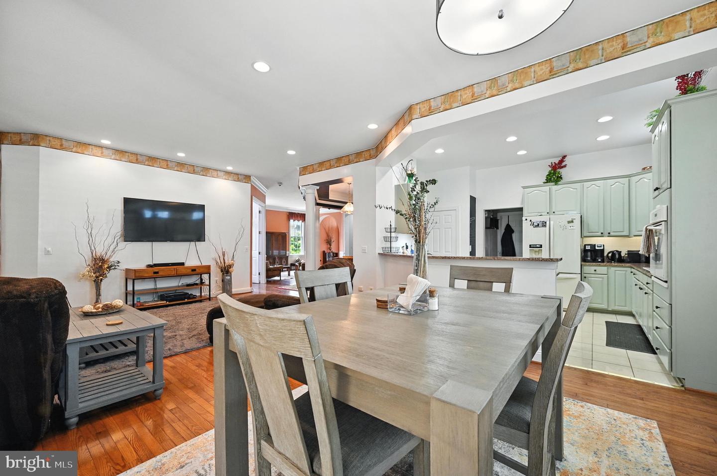 15509 HAGEN WAY, HAYMARKET, Virginia 20169, 2 Bedrooms Bedrooms, ,3 BathroomsBathrooms,Residential,For sale,15509 HAGEN WAY,VAPW2099338 MLS # VAPW2099338