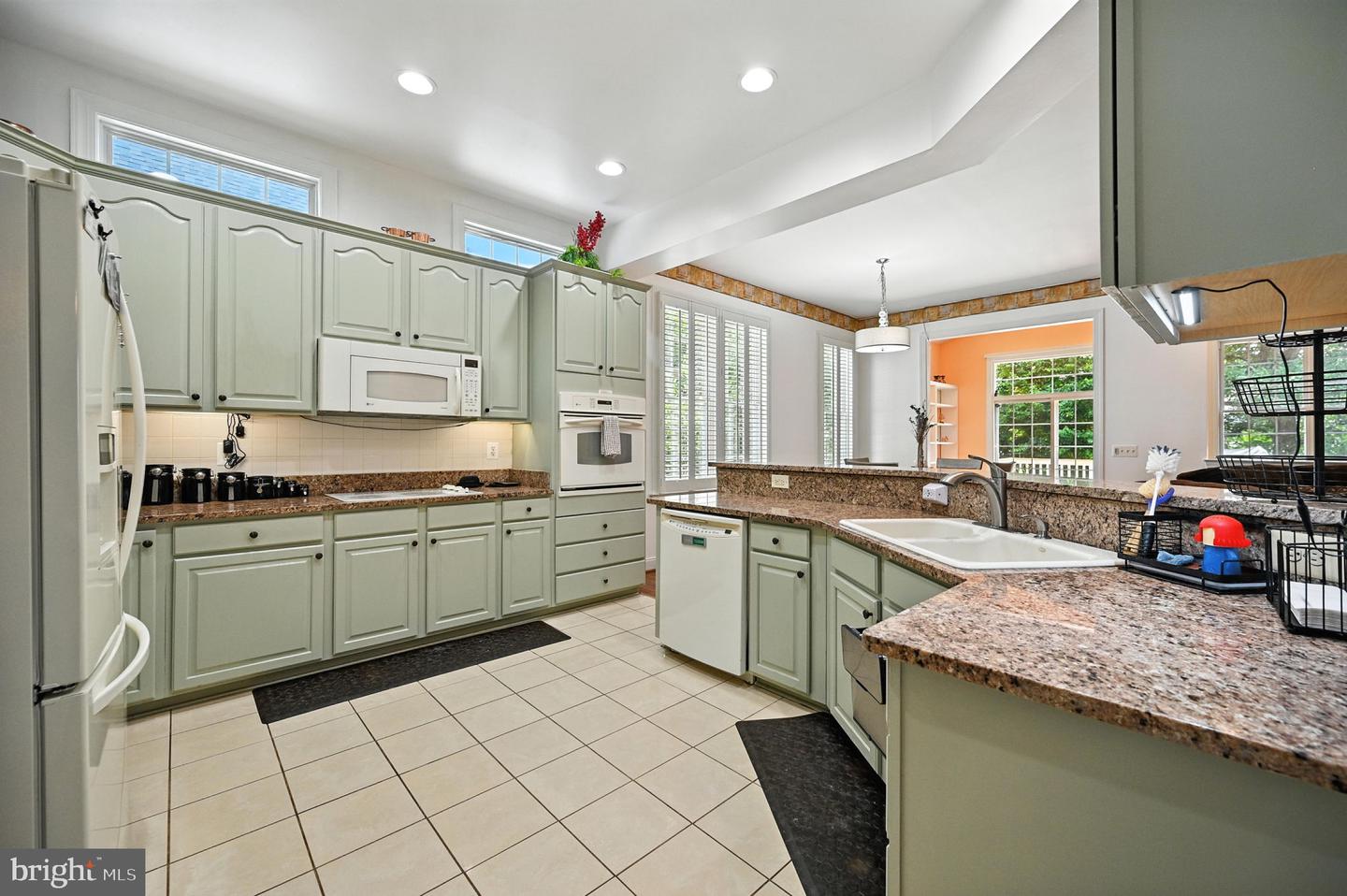 15509 HAGEN WAY, HAYMARKET, Virginia 20169, 2 Bedrooms Bedrooms, ,3 BathroomsBathrooms,Residential,For sale,15509 HAGEN WAY,VAPW2099338 MLS # VAPW2099338