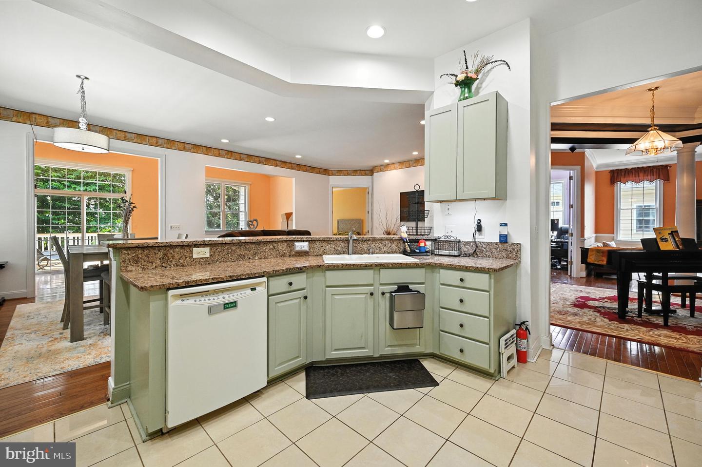 15509 HAGEN WAY, HAYMARKET, Virginia 20169, 2 Bedrooms Bedrooms, ,3 BathroomsBathrooms,Residential,For sale,15509 HAGEN WAY,VAPW2099338 MLS # VAPW2099338