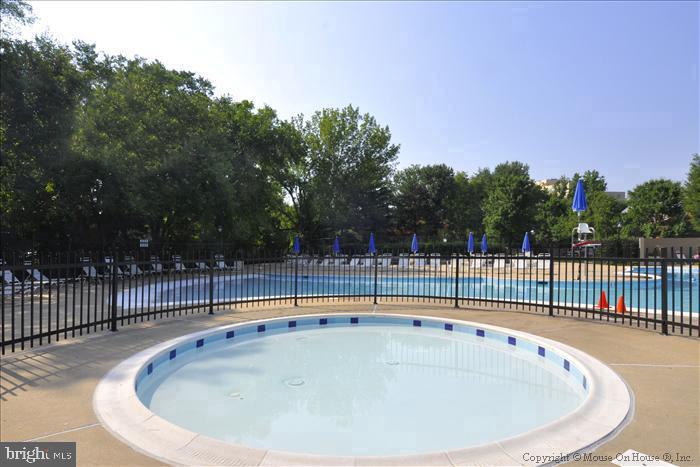 6617 E WAKEFIELD DR #A1, ALEXANDRIA, Virginia 22307, 2 Bedrooms Bedrooms, ,1 BathroomBathrooms,Residential,For sale,6617 E WAKEFIELD DR #A1,VAFX2255788 MLS # VAFX2255788
