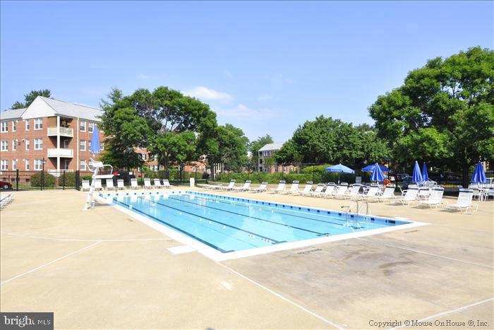 6617 E WAKEFIELD DR #A1, ALEXANDRIA, Virginia 22307, 2 Bedrooms Bedrooms, ,1 BathroomBathrooms,Residential,For sale,6617 E WAKEFIELD DR #A1,VAFX2255788 MLS # VAFX2255788