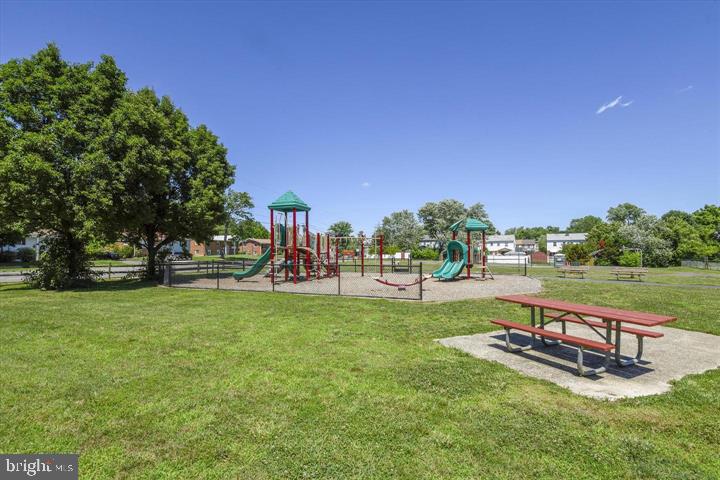 6617 E WAKEFIELD DR #A1, ALEXANDRIA, Virginia 22307, 2 Bedrooms Bedrooms, ,1 BathroomBathrooms,Residential,For sale,6617 E WAKEFIELD DR #A1,VAFX2255788 MLS # VAFX2255788