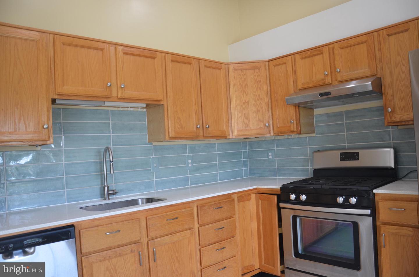 7522 SNOWPEA CT #24, ALEXANDRIA, Virginia 22306, 2 Bedrooms Bedrooms, 5 Rooms Rooms,2 BathroomsBathrooms,Residential,For sale,7522 SNOWPEA CT #24,VAFX2255846 MLS # VAFX2255846