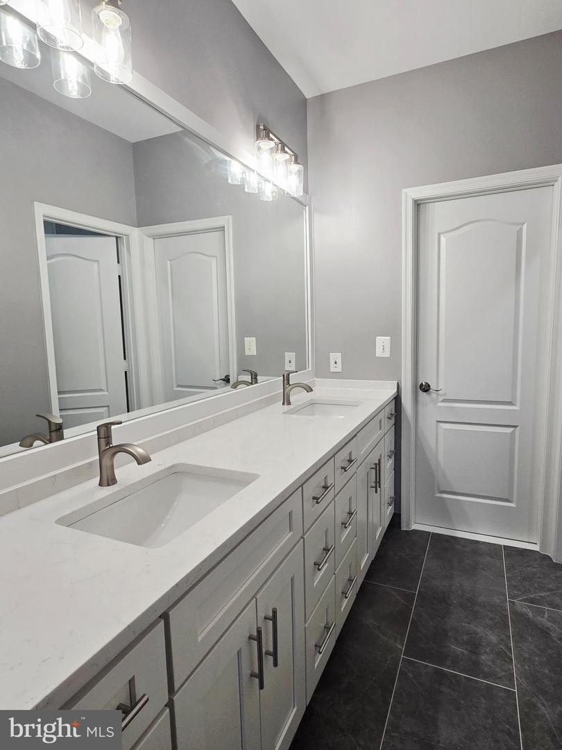 13873 AUSABLE CT, CENTREVILLE, Virginia 20121, 3 Bedrooms Bedrooms, ,2 BathroomsBathrooms,Residential,For sale,13873 AUSABLE CT,VAFX2255854 MLS # VAFX2255854
