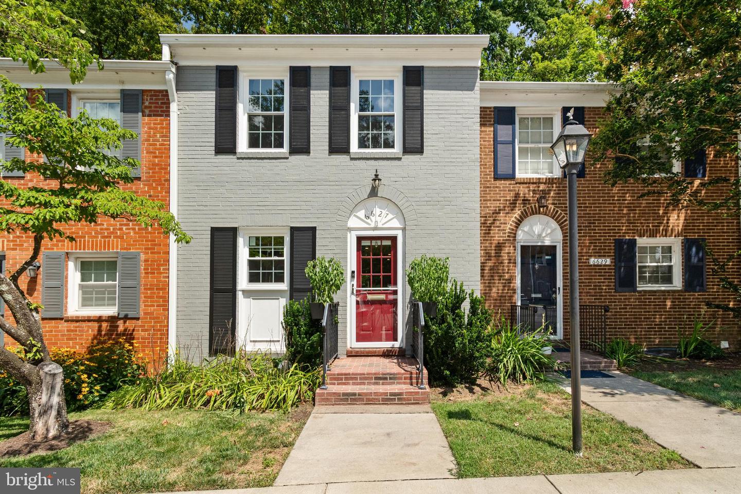 6627 BURLINGTON PL, SPRINGFIELD, Virginia 22152, 2 Bedrooms Bedrooms, ,2 BathroomsBathrooms,Residential,For sale,6627 BURLINGTON PL,VAFX2255866 MLS # VAFX2255866