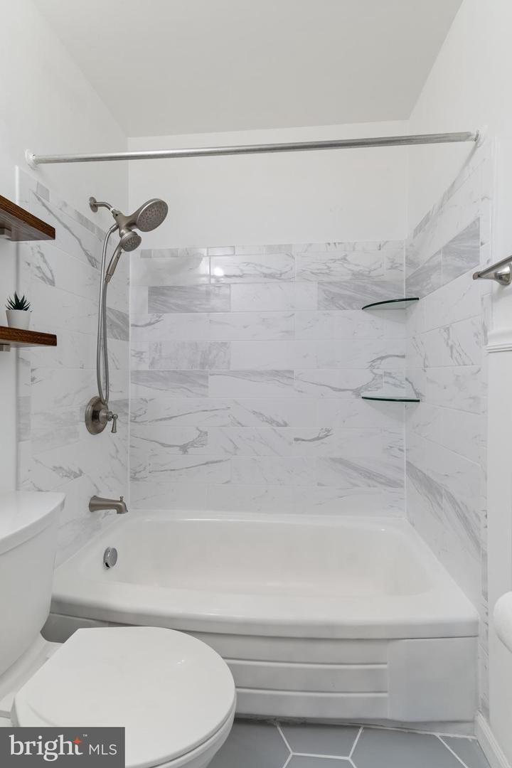 6627 BURLINGTON PL, SPRINGFIELD, Virginia 22152, 2 Bedrooms Bedrooms, ,2 BathroomsBathrooms,Residential,For sale,6627 BURLINGTON PL,VAFX2255866 MLS # VAFX2255866