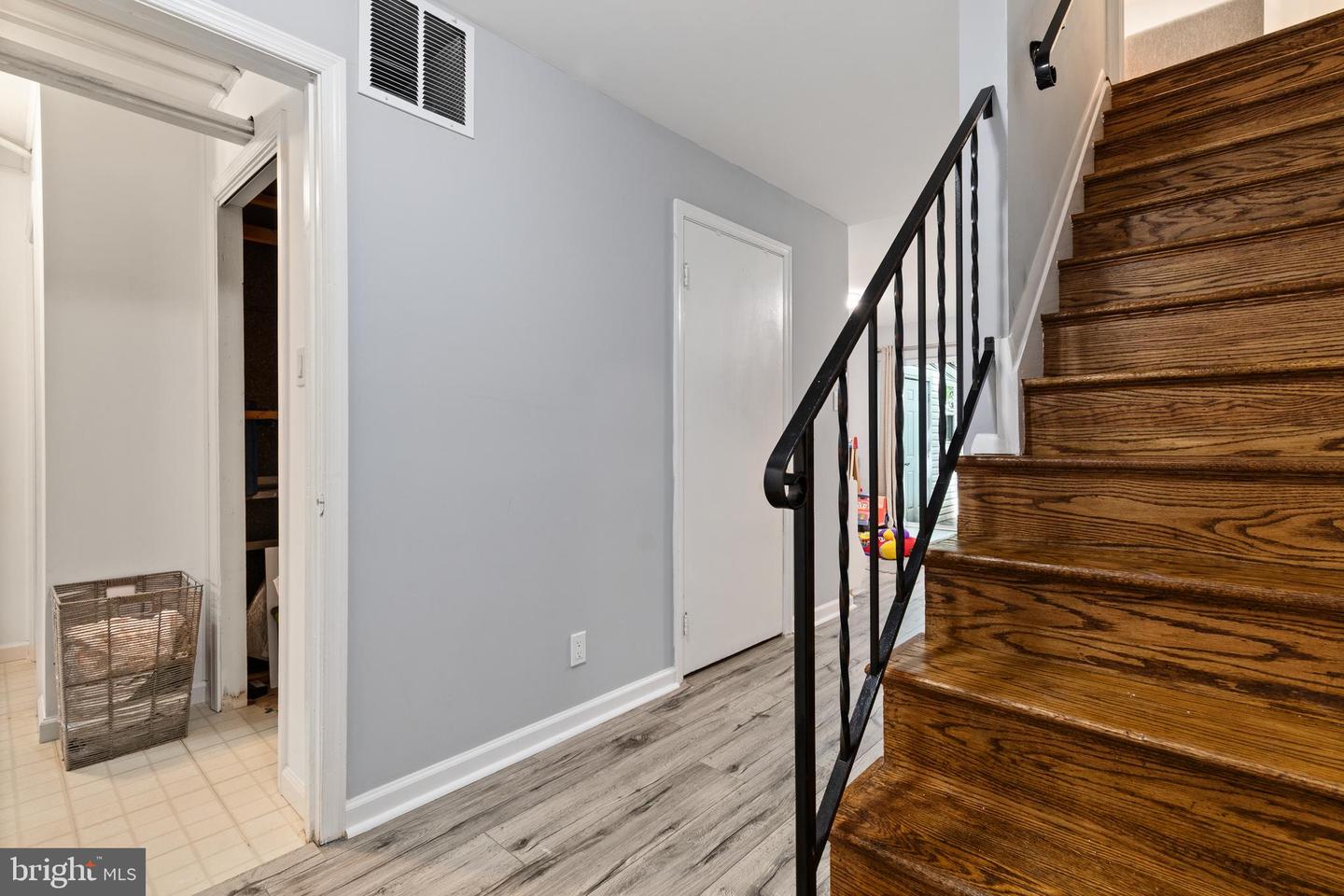 6627 BURLINGTON PL, SPRINGFIELD, Virginia 22152, 2 Bedrooms Bedrooms, ,2 BathroomsBathrooms,Residential,For sale,6627 BURLINGTON PL,VAFX2255866 MLS # VAFX2255866