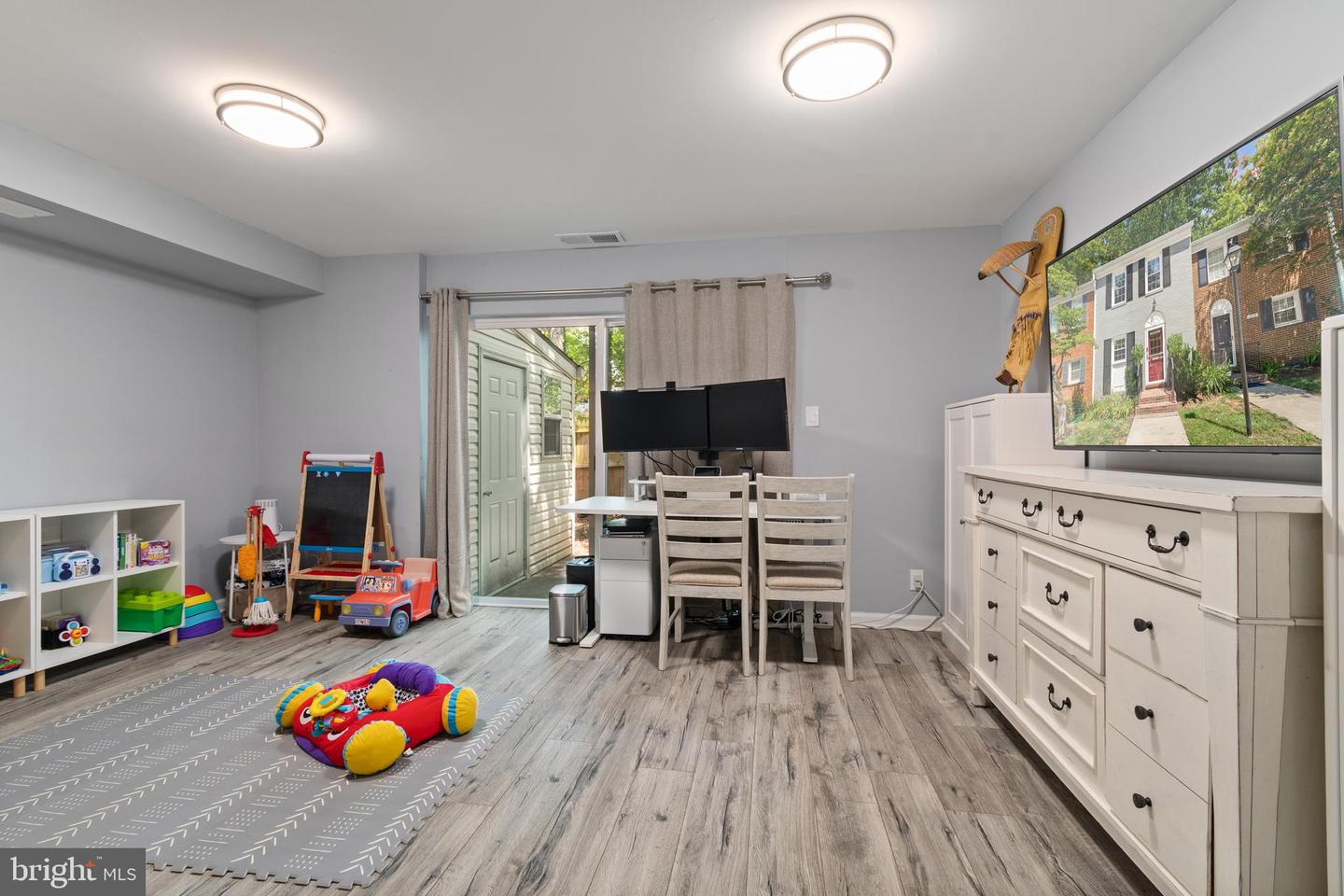 6627 BURLINGTON PL, SPRINGFIELD, Virginia 22152, 2 Bedrooms Bedrooms, ,2 BathroomsBathrooms,Residential,For sale,6627 BURLINGTON PL,VAFX2255866 MLS # VAFX2255866