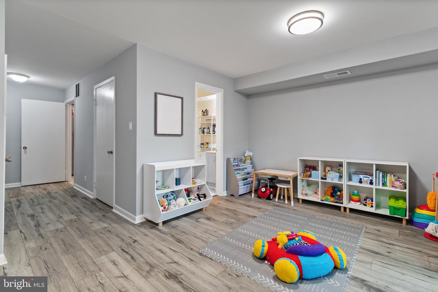 6627 BURLINGTON PL, SPRINGFIELD, Virginia 22152, 2 Bedrooms Bedrooms, ,2 BathroomsBathrooms,Residential,For sale,6627 BURLINGTON PL,VAFX2255866 MLS # VAFX2255866