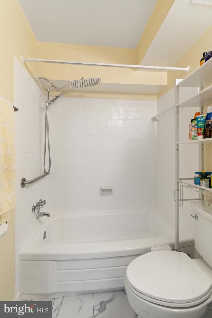 6627 BURLINGTON PL, SPRINGFIELD, Virginia 22152, 2 Bedrooms Bedrooms, ,2 BathroomsBathrooms,Residential,For sale,6627 BURLINGTON PL,VAFX2255866 MLS # VAFX2255866