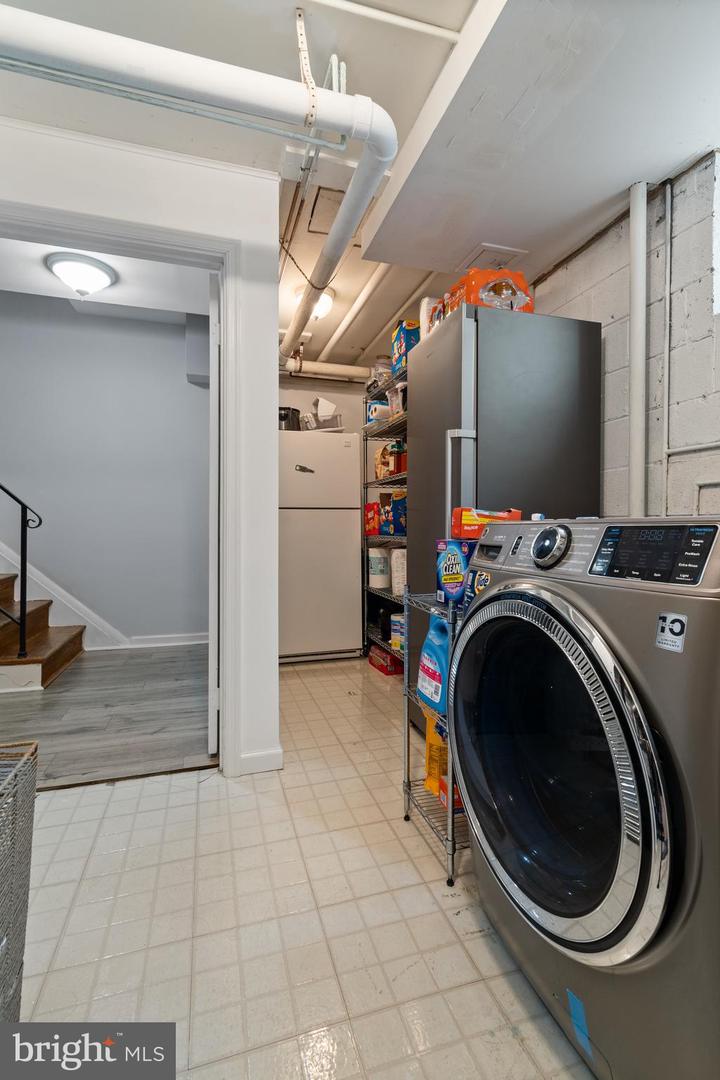 6627 BURLINGTON PL, SPRINGFIELD, Virginia 22152, 2 Bedrooms Bedrooms, ,2 BathroomsBathrooms,Residential,For sale,6627 BURLINGTON PL,VAFX2255866 MLS # VAFX2255866