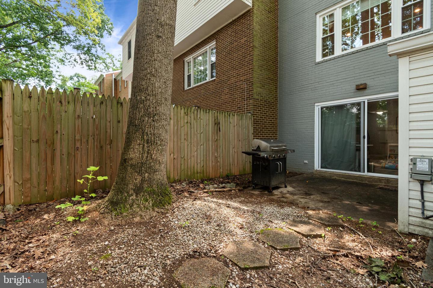 6627 BURLINGTON PL, SPRINGFIELD, Virginia 22152, 2 Bedrooms Bedrooms, ,2 BathroomsBathrooms,Residential,For sale,6627 BURLINGTON PL,VAFX2255866 MLS # VAFX2255866