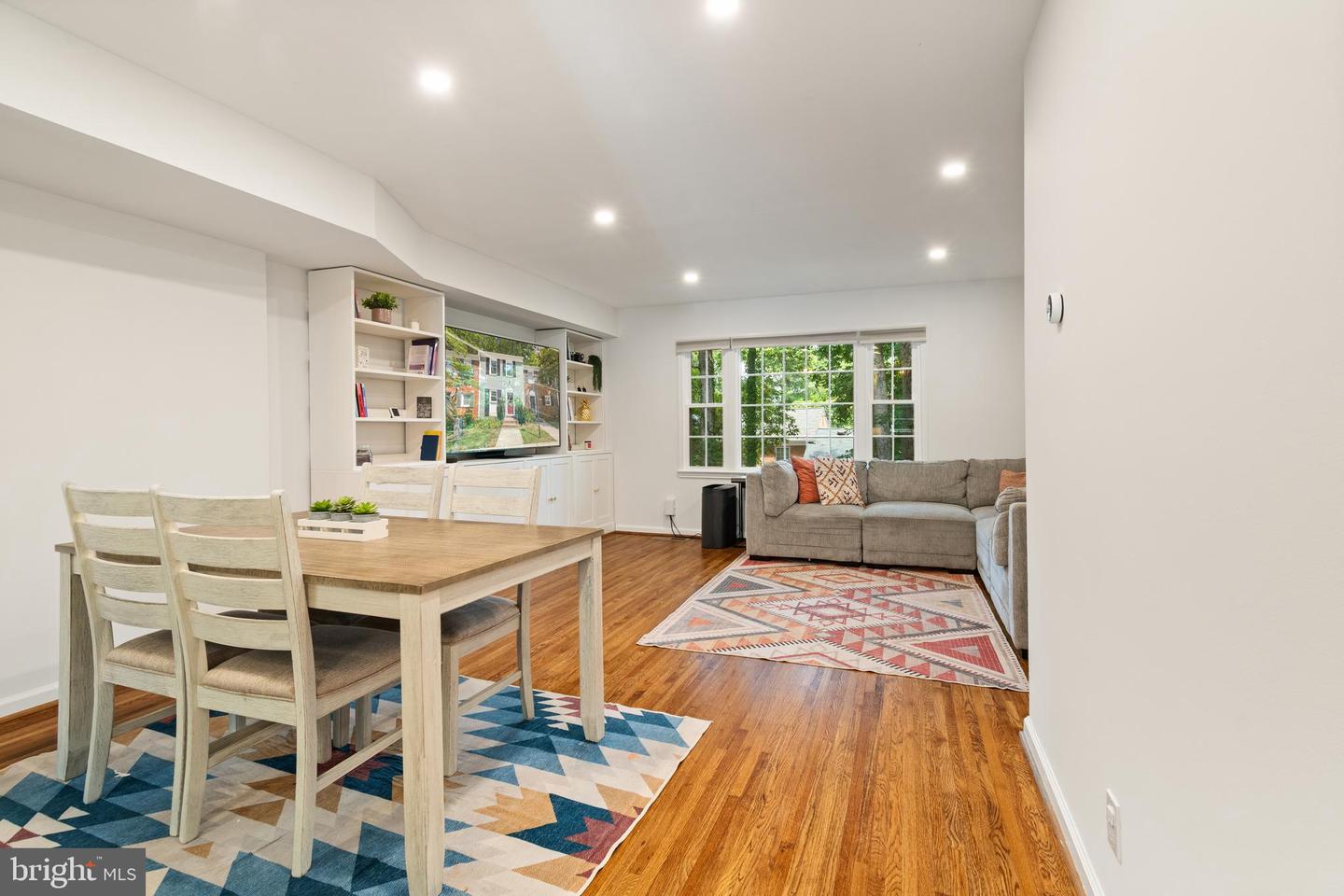 6627 BURLINGTON PL, SPRINGFIELD, Virginia 22152, 2 Bedrooms Bedrooms, ,2 BathroomsBathrooms,Residential,For sale,6627 BURLINGTON PL,VAFX2255866 MLS # VAFX2255866