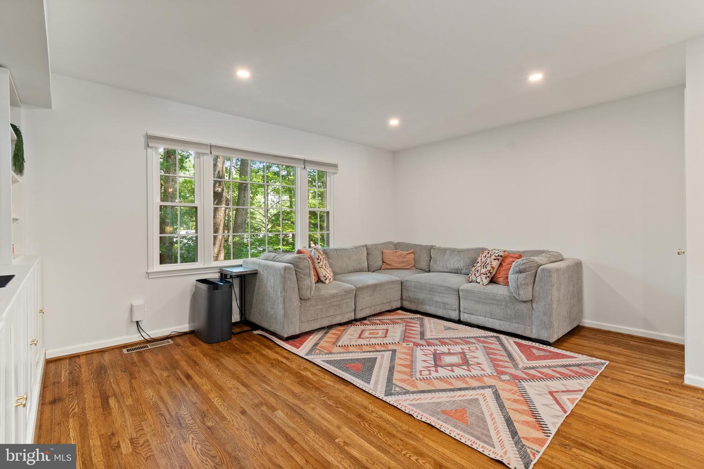 6627 BURLINGTON PL, SPRINGFIELD, Virginia 22152, 2 Bedrooms Bedrooms, ,2 BathroomsBathrooms,Residential,For sale,6627 BURLINGTON PL,VAFX2255866 MLS # VAFX2255866