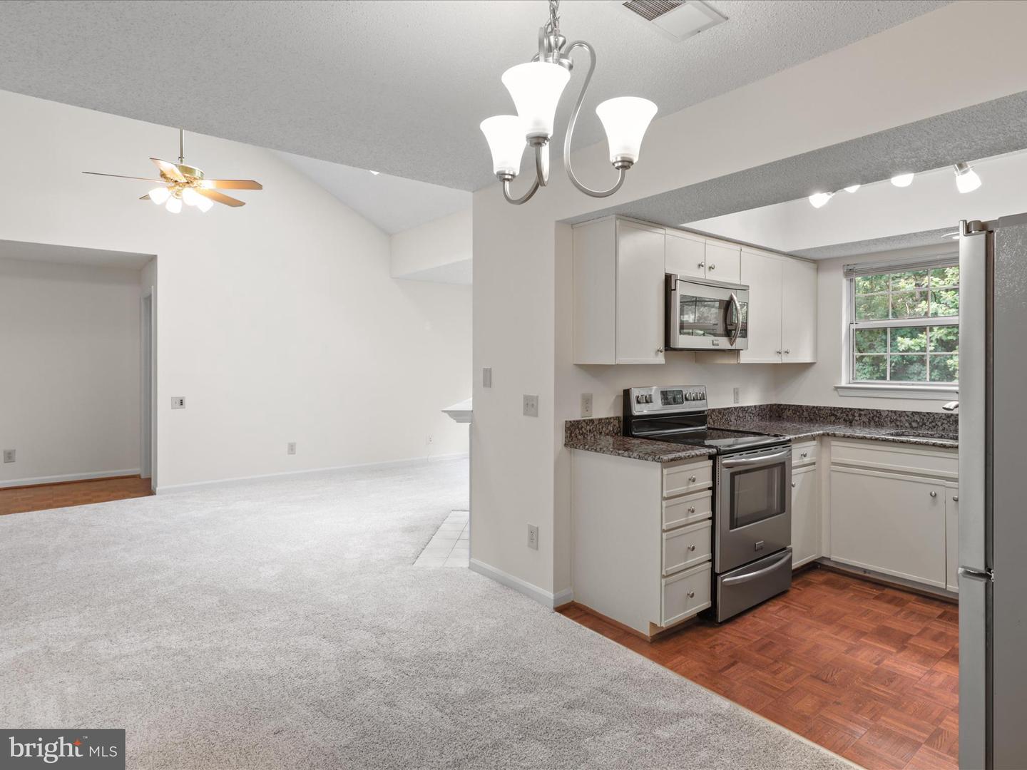 12010 GOLF RIDGE CT #302, FAIRFAX, Virginia 22033, 3 Bedrooms Bedrooms, ,2 BathroomsBathrooms,Residential,For sale,12010 GOLF RIDGE CT #302,VAFX2255900 MLS # VAFX2255900