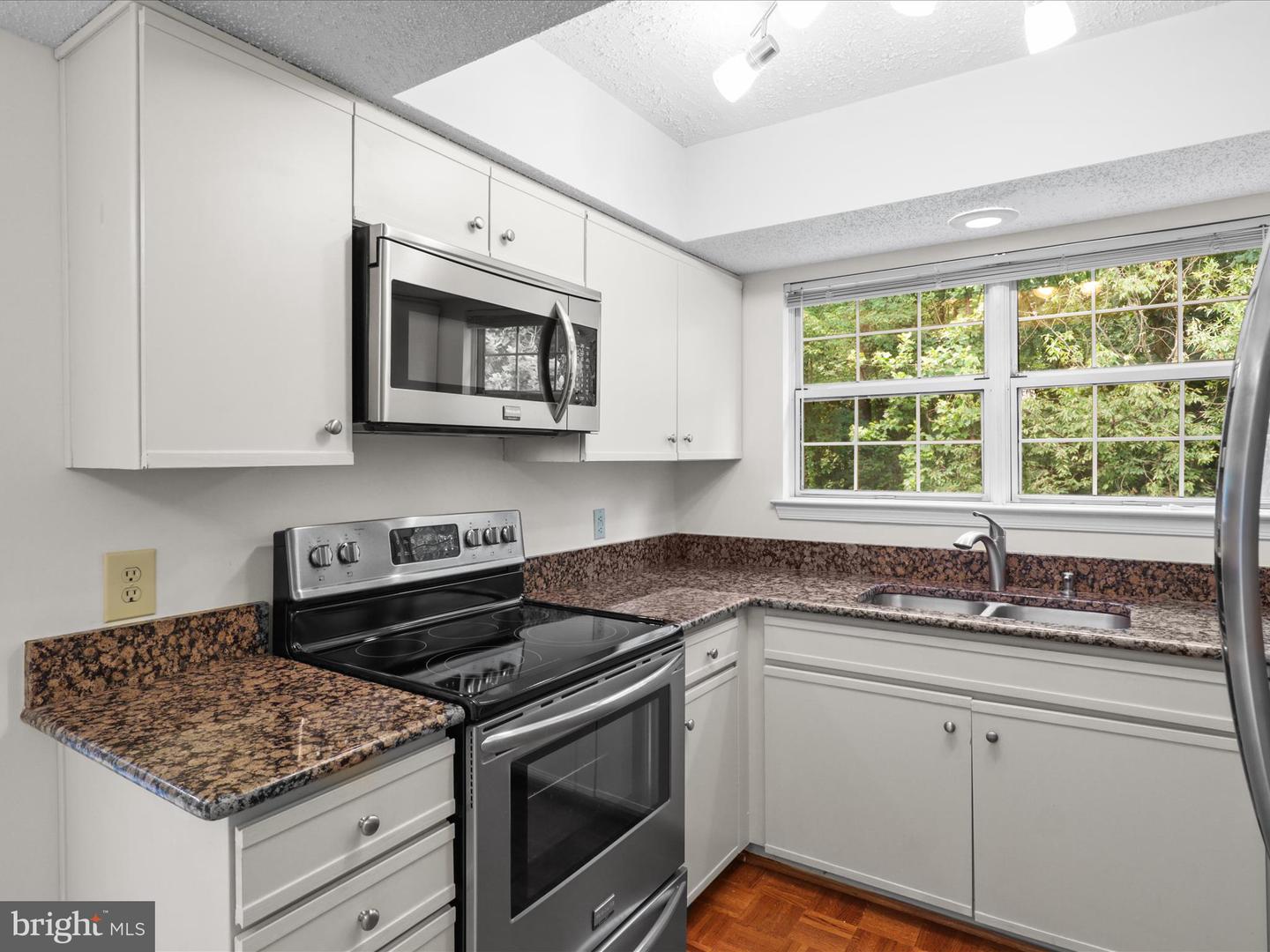 12010 GOLF RIDGE CT #302, FAIRFAX, Virginia 22033, 3 Bedrooms Bedrooms, ,2 BathroomsBathrooms,Residential,For sale,12010 GOLF RIDGE CT #302,VAFX2255900 MLS # VAFX2255900