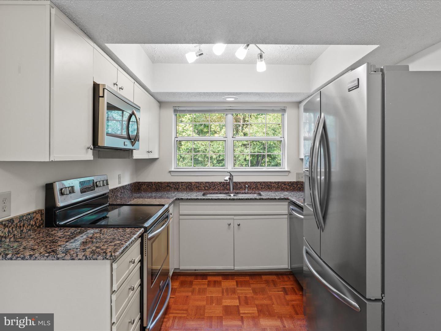12010 GOLF RIDGE CT #302, FAIRFAX, Virginia 22033, 3 Bedrooms Bedrooms, ,2 BathroomsBathrooms,Residential,For sale,12010 GOLF RIDGE CT #302,VAFX2255900 MLS # VAFX2255900